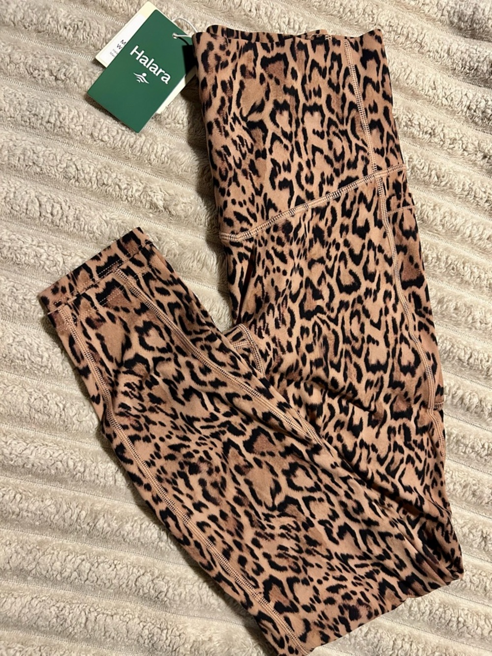 NWT! Halara Women's Leopard Print Active Leggings - Tan/Black (7/8 length)